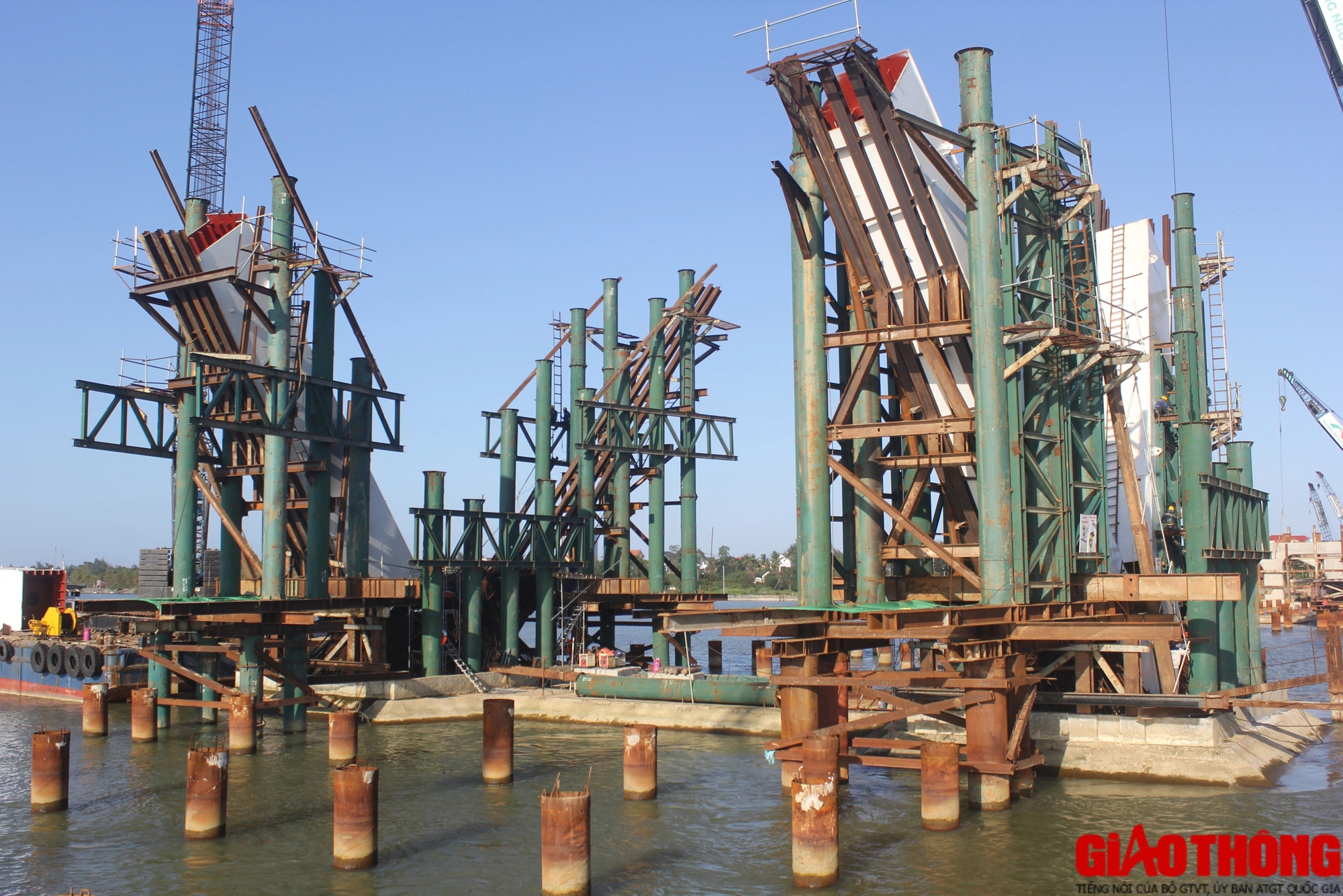 Cầu Nhật Lệ 3 với tổng mức 1.300 tỷ đồng đang được thi công ra sao?- Ảnh 5. Cầu Nhật Lệ 3 với tổng mức 1.300 tỷ đồng đang được thi công ra sao?- Ảnh 5.