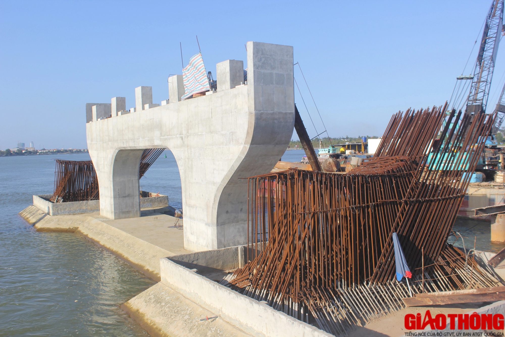 Cầu Nhật Lệ 3 với tổng mức 1.300 tỷ đồng đang được thi công ra sao?- Ảnh 8. Cầu Nhật Lệ 3 với tổng mức 1.300 tỷ đồng đang được thi công ra sao?- Ảnh 8.