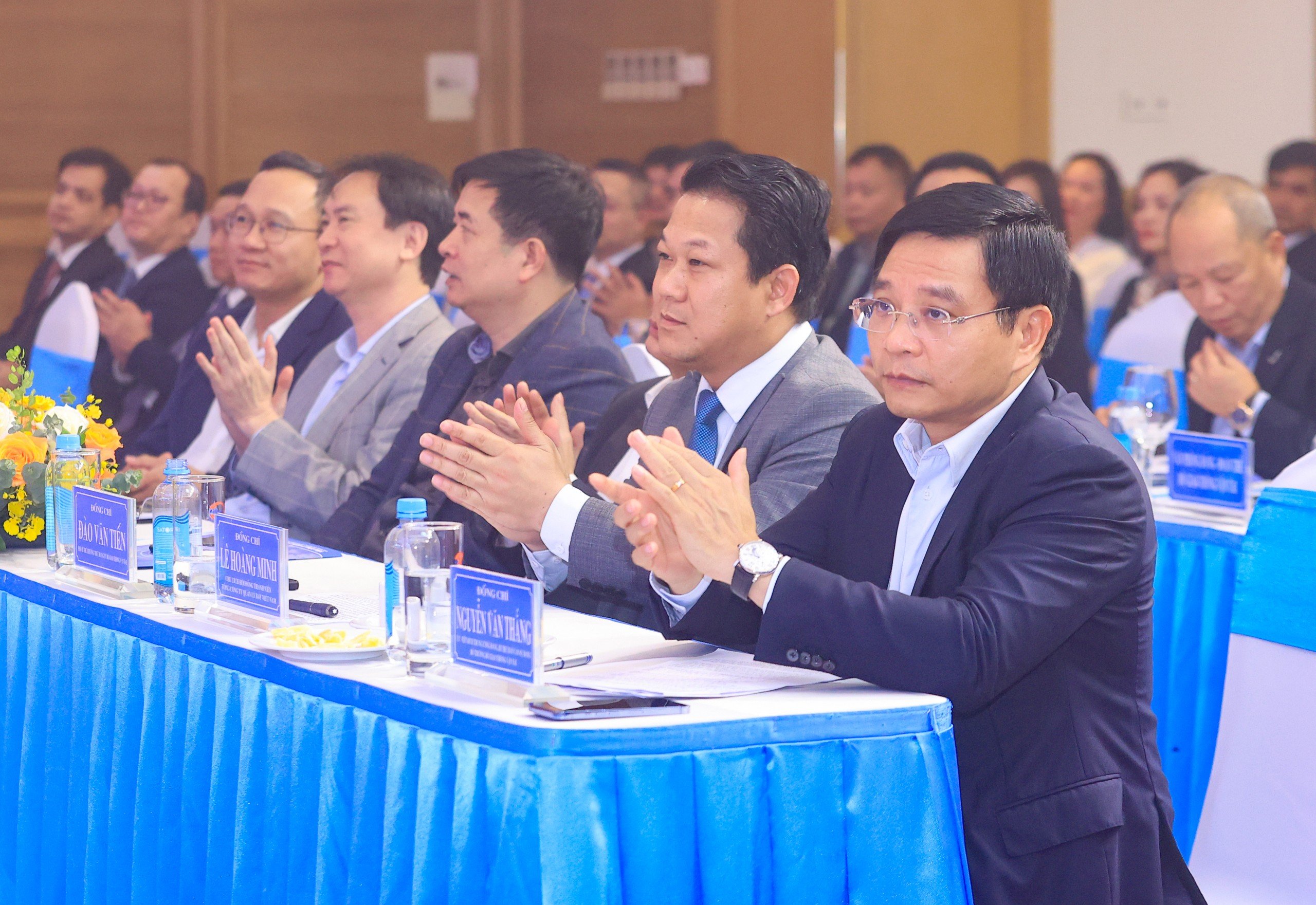 Bộ trưởng Nguyễn Văn Thắng: Quan trọng nhất là đảm bảo an toàn bay- Ảnh 3. Bộ trưởng Nguyễn Văn Thắng: Quan trọng nhất là đảm bảo an toàn bay- Ảnh 3.