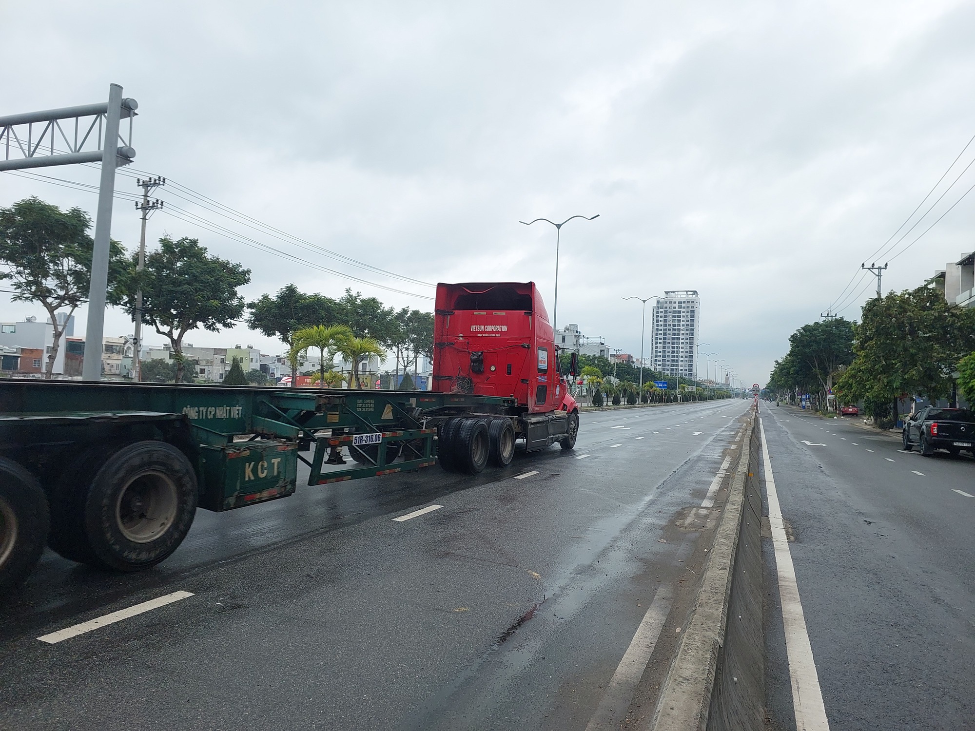 Đ&agrave; Nẵng cấm xe đầu k&eacute;o đoạn n&agrave;o tr&ecirc;n QL14B v&agrave;o giờ cao điểm? - Ảnh 1.