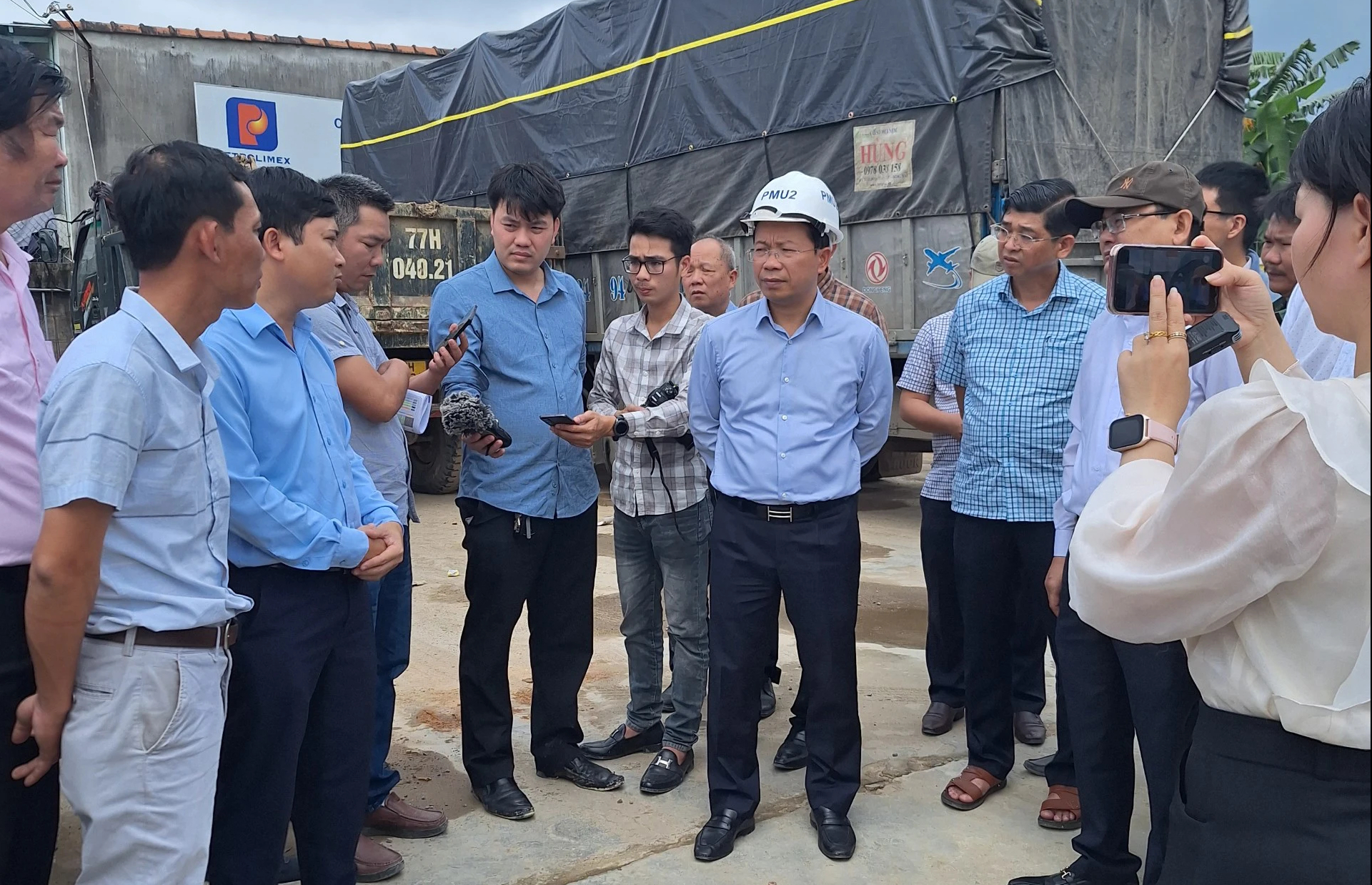 Thứ trưởng Nguyễn Duy L&acirc;m: Tận dụng thời tiết tốt, đẩy nhanh tiến độ dự &aacute;n QL19- Ảnh 1.