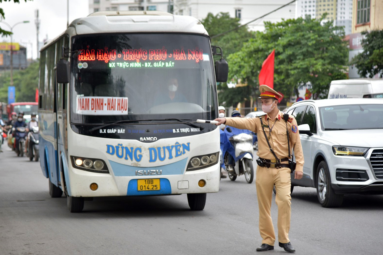 Nh&agrave; xe thu tiền nhưng kh&ocirc;ng giao v&eacute; cho kh&aacute;ch c&oacute; bị xử phạt?- Ảnh 1.