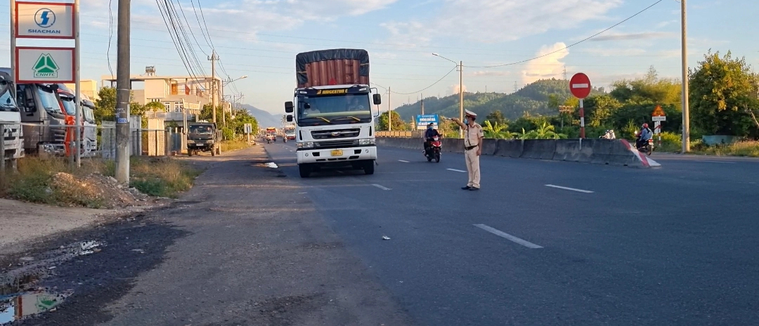 Chủ tịch B&igrave;nh Định: Xử nghi&ecirc;m người g&acirc;y tai nạn l&agrave; c&aacute;n bộ, đảng vi&ecirc;n, c&ocirc;ng chức- Ảnh 2.