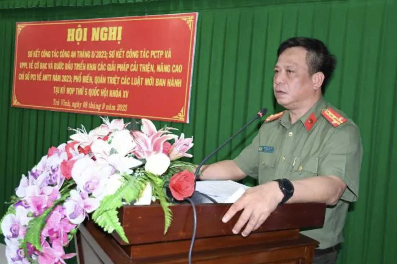 B&aacute;o tin giả cho gi&aacute;m đốc C&ocirc;ng an tỉnh Tr&agrave; Vinh, hai người phụ nữ bị phạt- Ảnh 1.