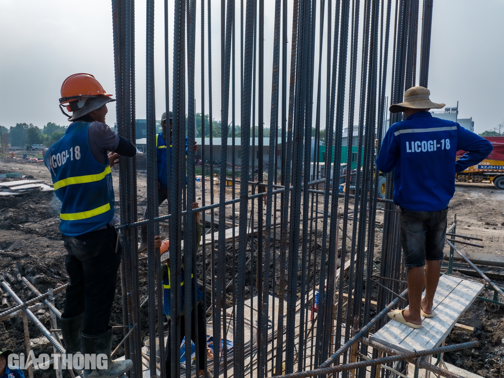 Đường V&agrave;nh đai 3 TP.HCM qua H&oacute;c M&ocirc;n chậm tiến độ do thiếu c&aacute;t san lấp- Ảnh 10.