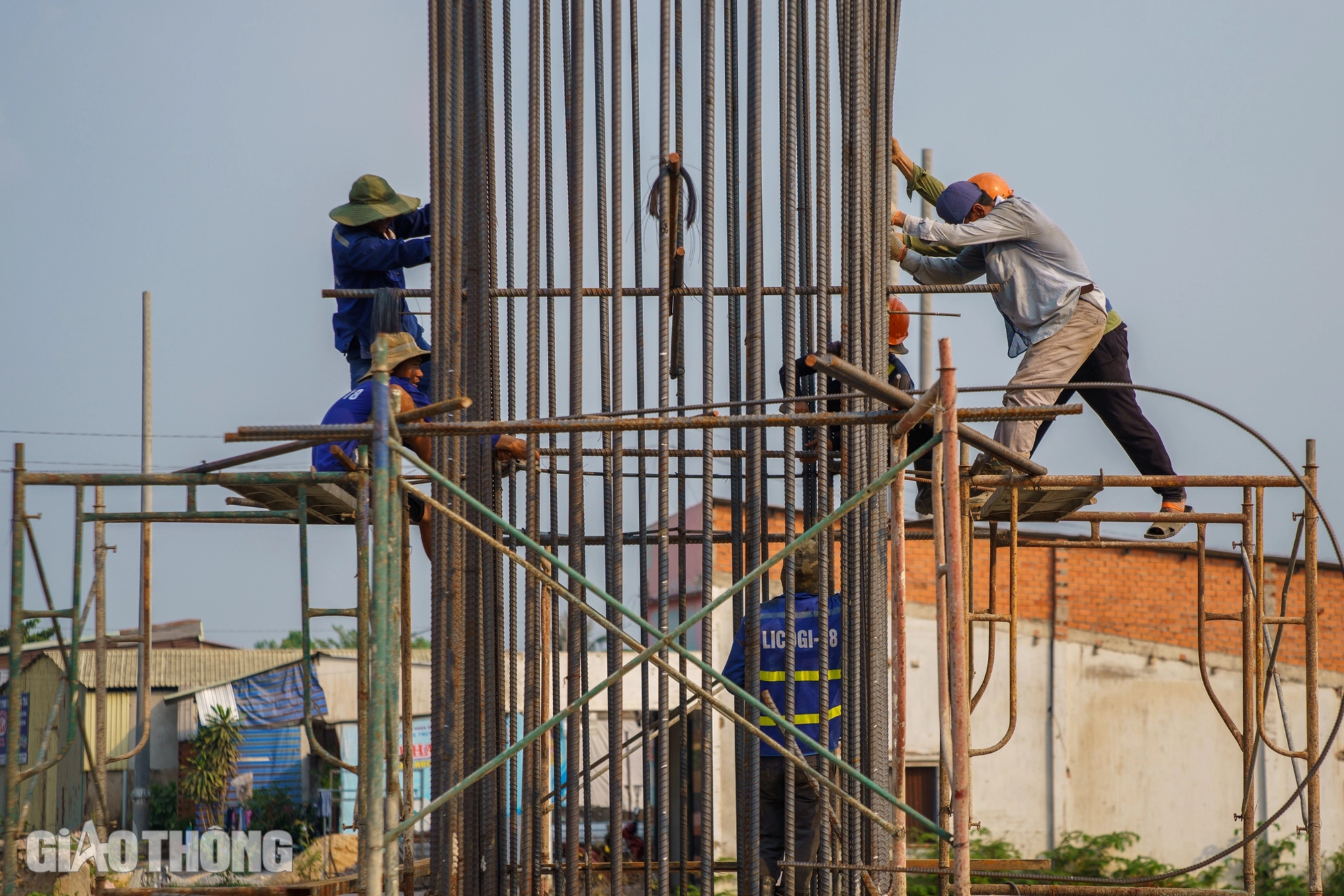 Đường V&agrave;nh đai 3 TP.HCM qua H&oacute;c M&ocirc;n chậm tiến độ do thiếu c&aacute;t san lấp- Ảnh 8.