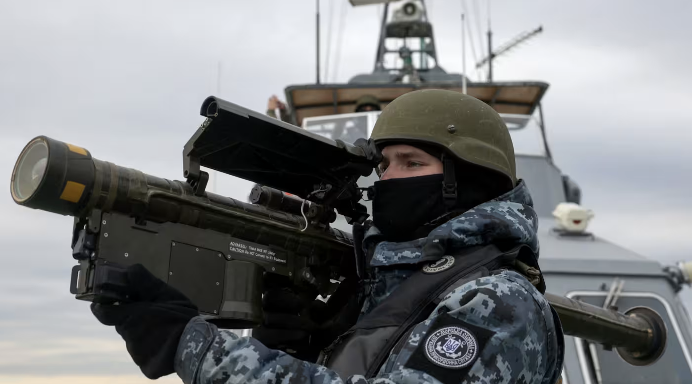 B&aacute;o c&aacute;o mới của Lầu Năm G&oacute;c h&eacute; lộ h&agrave;ng tỷ vũ kh&iacute; Mỹ hỗ trợ Ukraine kh&ocirc;ng biết đi về đ&acirc;u- Ảnh 1.