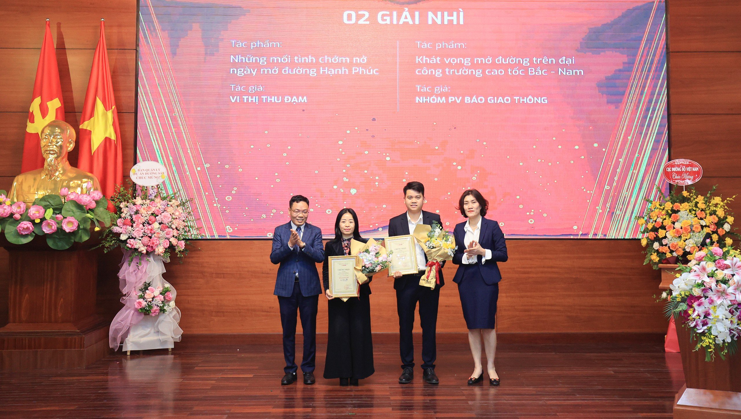 B&aacute;o Giao th&ocirc;ng trao giải cuộc thi viết "K&yacute; ức về những con đường"- Ảnh 2.