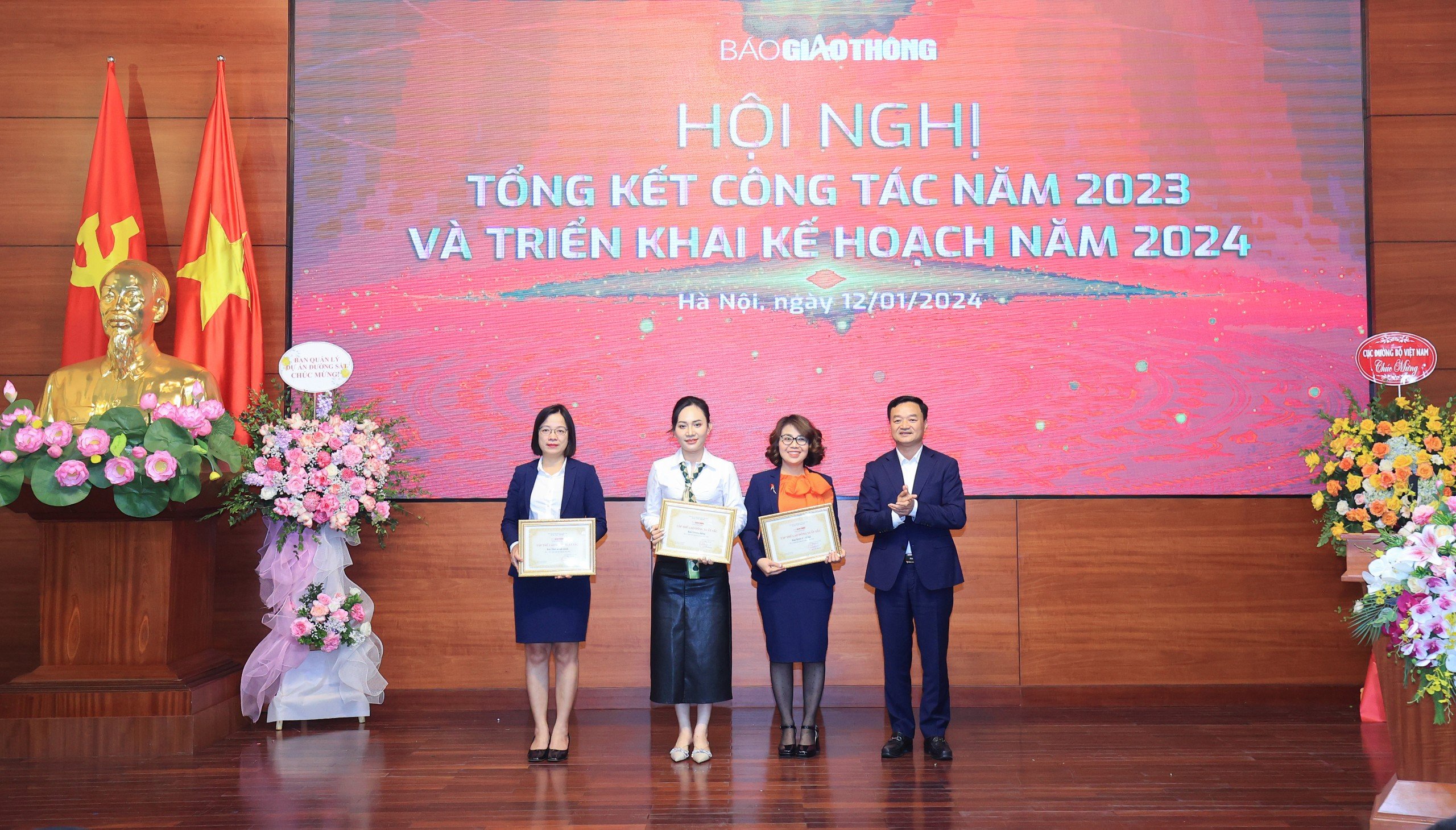 Thứ trưởng Nguyễn Danh Huy: B&aacute;o Giao th&ocirc;ng l&agrave; bạn đồng h&agrave;nh của người lao động ng&agrave;nh GTVT- Ảnh 7.