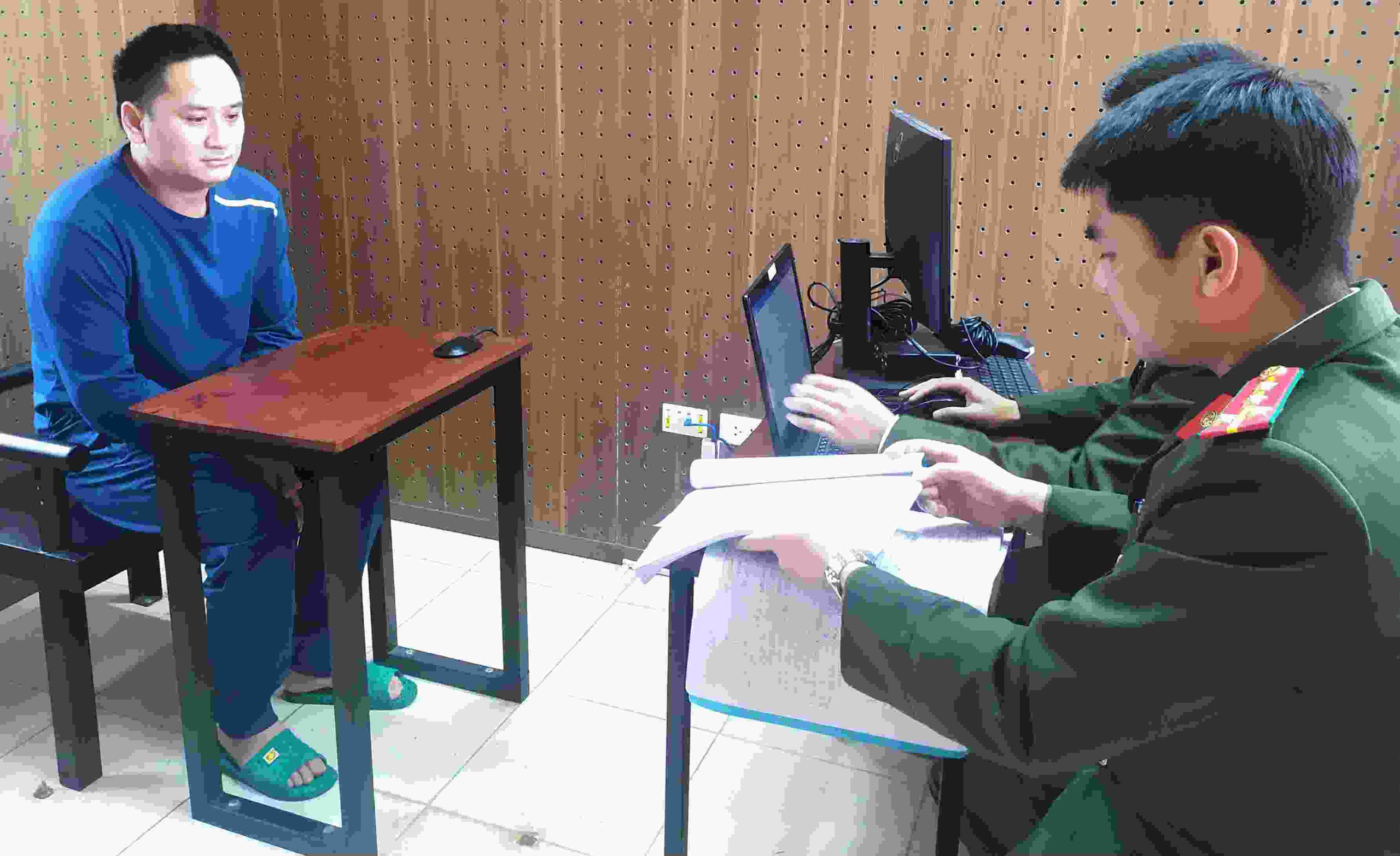 Khởi tố 2 nữ kế to&aacute;n v&agrave; l&aacute;i xe chiếm đoạt tiền của c&ocirc;ng ty - Ảnh 2.