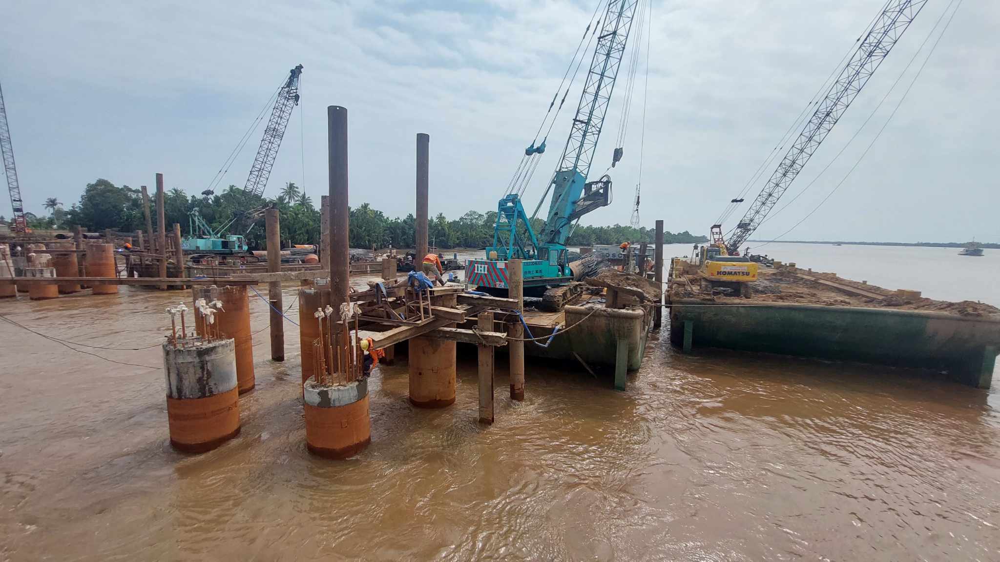 C&ocirc;ng nh&acirc;n chia 3 ca, 4 k&iacute;p tất bật thi c&ocirc;ng cầu Đại Ng&atilde;i- Ảnh 7.