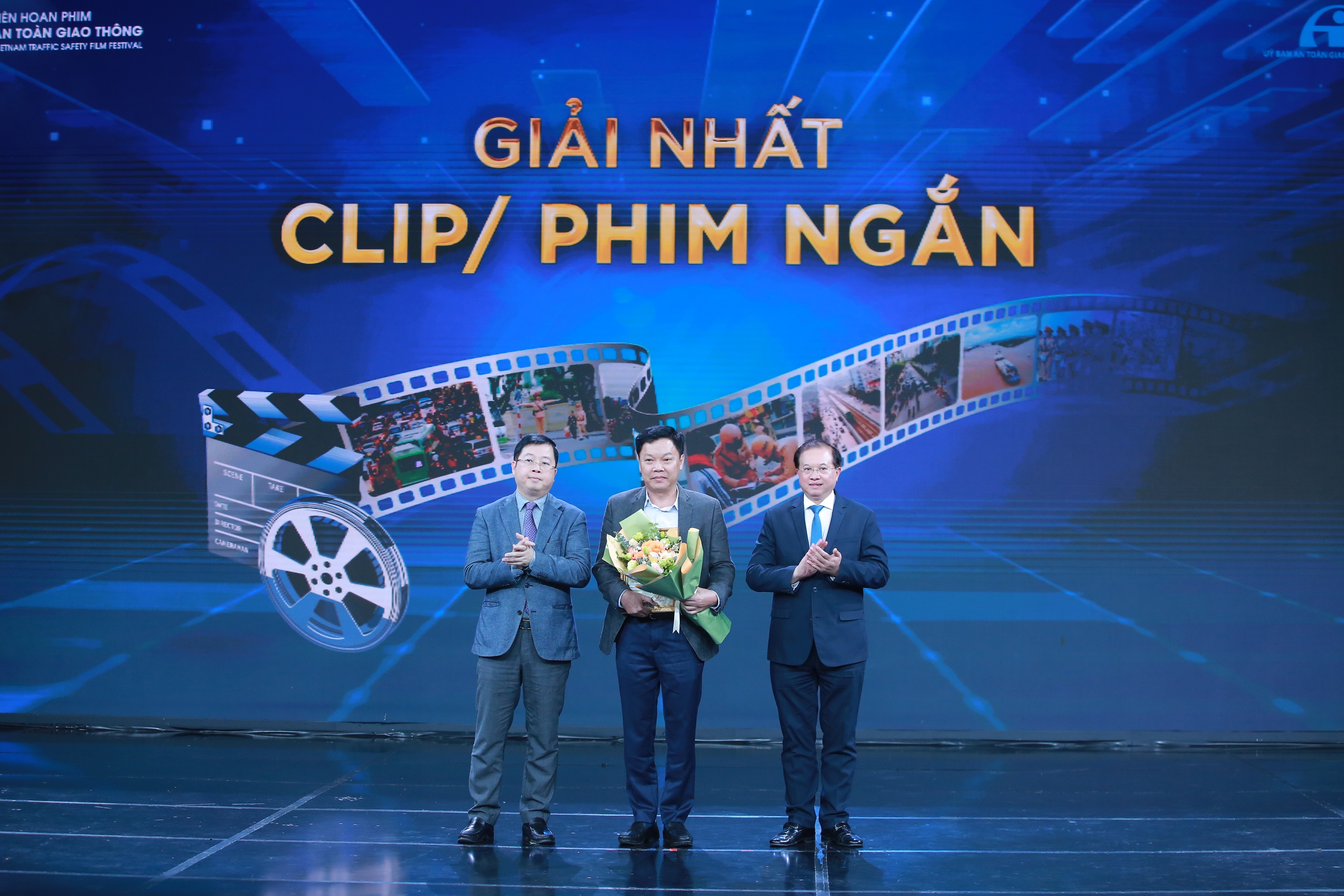 Trao giải Li&ecirc;n hoan phim to&agrave;n quốc về An to&agrave;n giao th&ocirc;ng năm 2023- Ảnh 3.