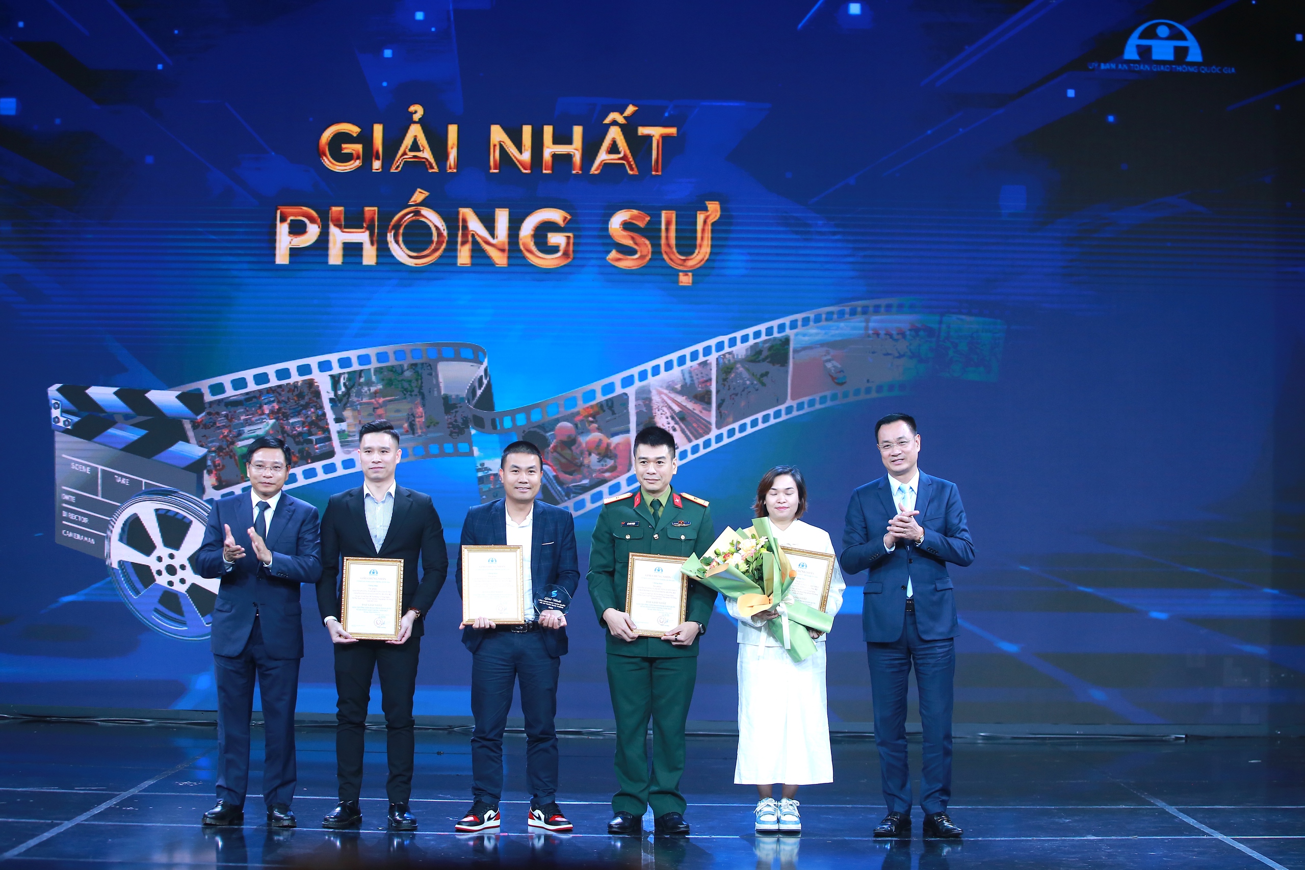 Trao giải Li&ecirc;n hoan phim to&agrave;n quốc về An to&agrave;n giao th&ocirc;ng năm 2023- Ảnh 1.