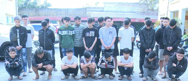Bắt 29 đối tượng đi 20 xe m&aacute;y th&aacute;o biển, mang theo hung kh&iacute; đ&aacute;nh người- Ảnh 3.