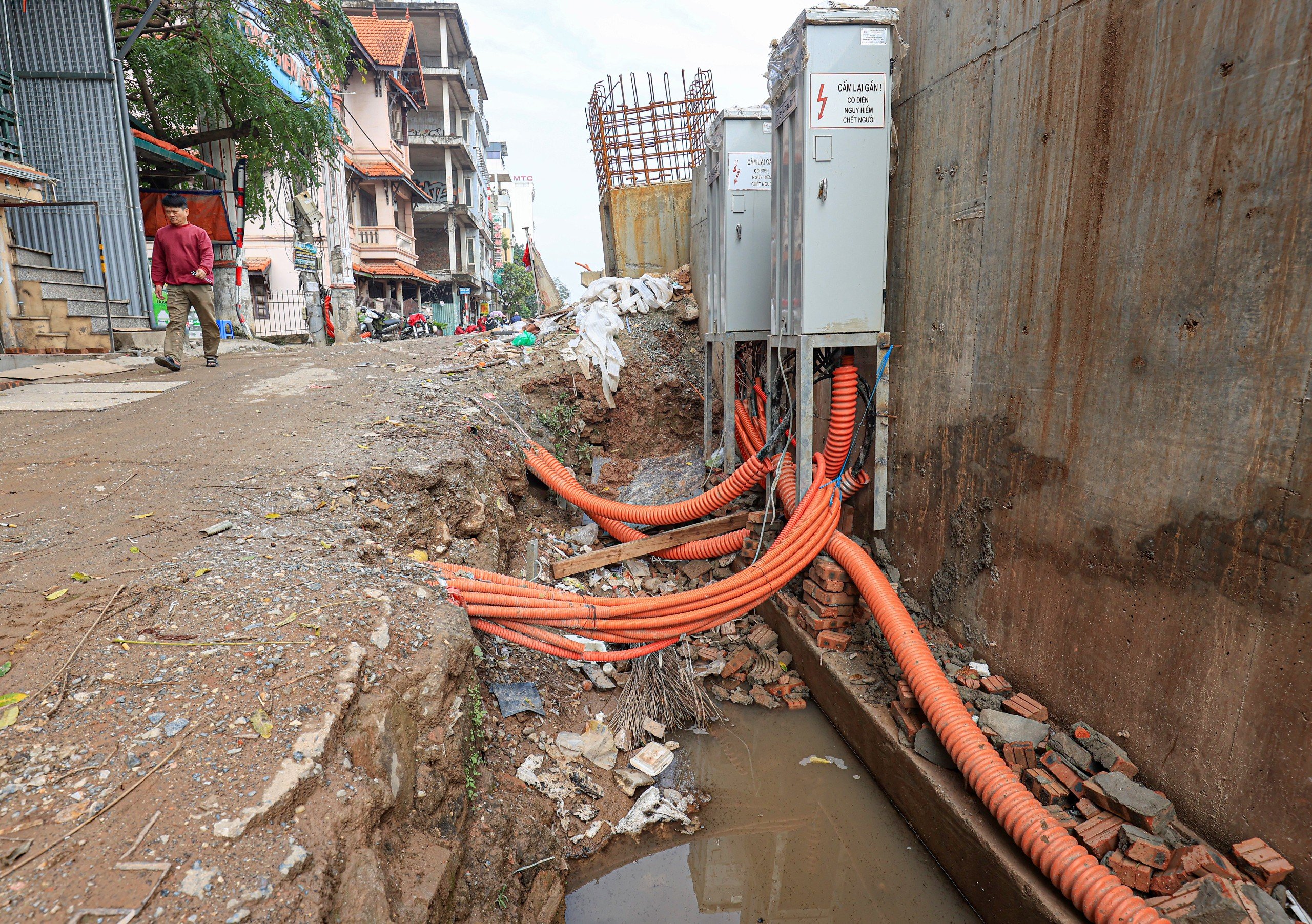 Ngổn ngang b&ugrave;n đất, người d&acirc;n bất an khi đi qua đường &Acirc;u Cơ - Nghi T&agrave;m - Ảnh 9.