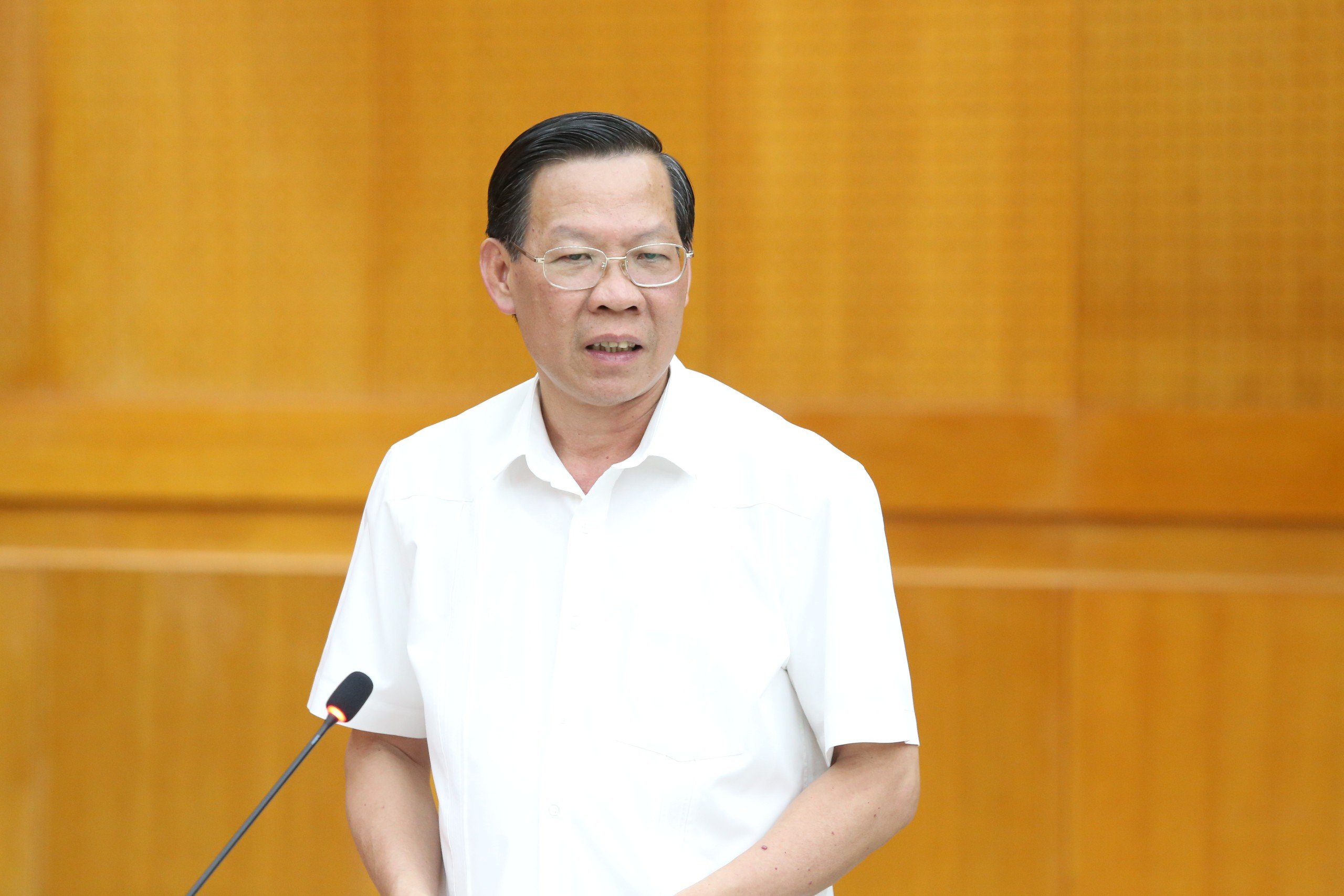 Chủ tịch TP.HCM: Nghịch l&yacute; c&oacute; cơ chế đặc th&ugrave; nhưng phải "l&agrave;m theo quy định"- Ảnh 1.