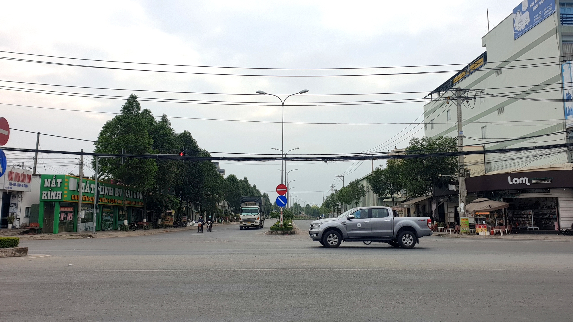 Có mặt bằng, đường Vành đai sân bay Cần Thơ ráo riết thi công, kịp thông xe trước Tết- Ảnh 7. Có mặt bằng, đường Vành đai sân bay Cần Thơ ráo riết thi công, kịp thông xe trước Tết- Ảnh 7.