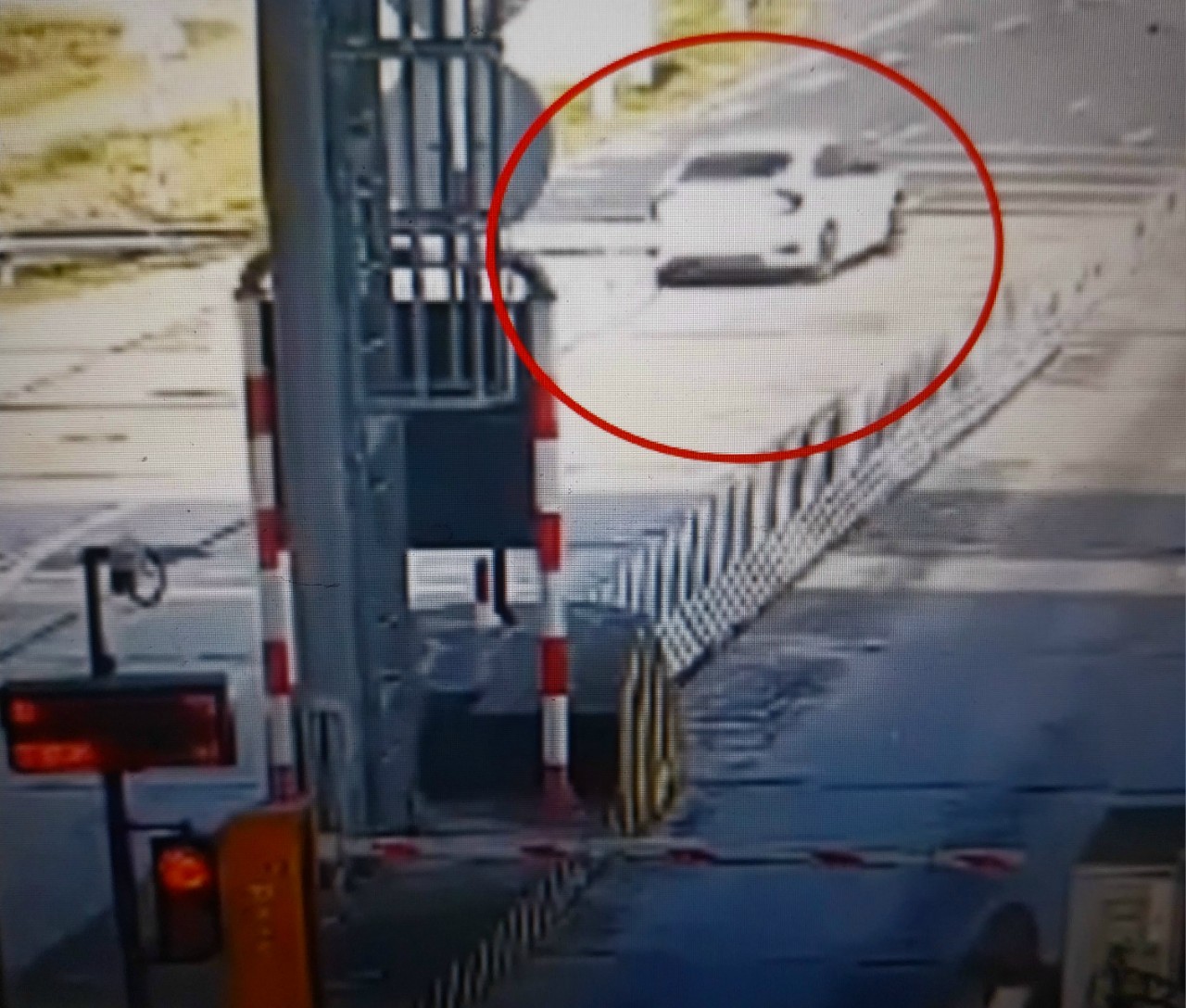 CSGT truy t&igrave;m t&agrave;i xế chạy ngược chiều tr&ecirc;n đường dẫn cao tốc TP.HCM - Long Th&agrave;nh- Ảnh 1.