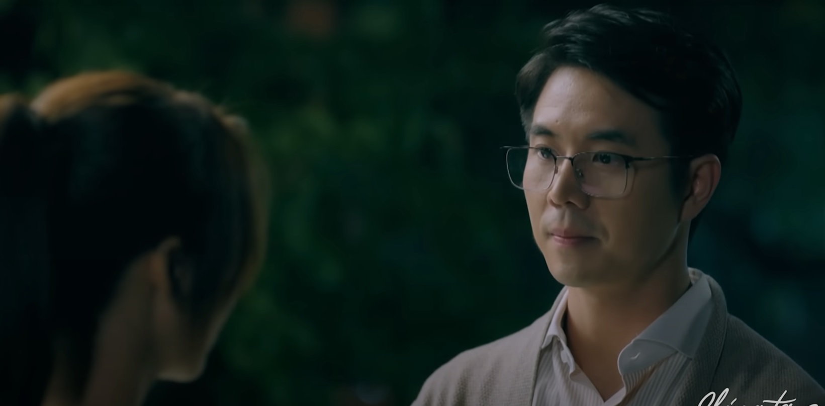 Nghe lời bố và cũng muốn cho bản thân 1 cơ hội, Dương mở lòng với Tuấn và sẽ thử hẹn hò với anh bác sĩ đẹp trai. Nghe lời bố và cũng muốn cho bản thân 1 cơ hội, Dương mở lòng với Tuấn và sẽ thử hẹn hò với anh bác sĩ đẹp trai.