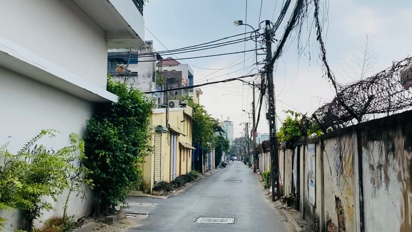 Ph&aacute; dỡ bức tường tồn tại hơn 30 năm, đường xuy&ecirc;n s&acirc;n bay T&acirc;n Sơn Nhất rộng th&ecirc;nh thang- Ảnh 1.