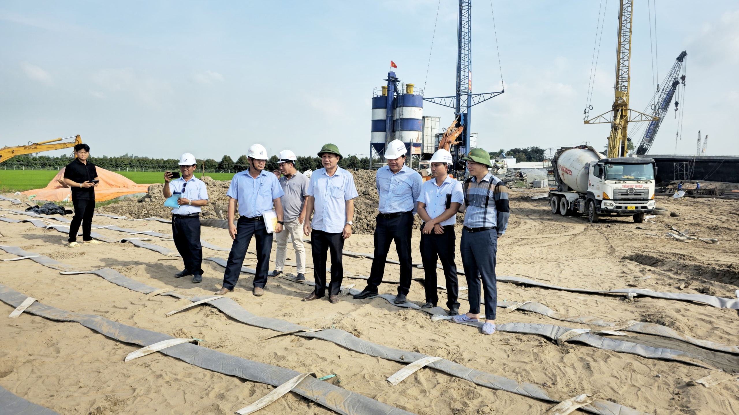 Nh&agrave; thầu tuyến cao tốc Ch&acirc;u Đốc - Cần Thơ - S&oacute;c Trăng nỗ lực b&ugrave; tiến độ- Ảnh 3.