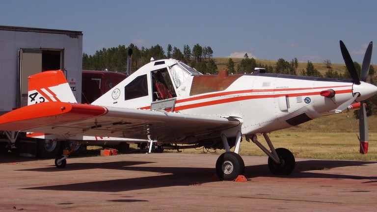 Video m&aacute;y bay bốc ch&aacute;y rồi lao xuống cao tốc tại Chile- Ảnh 1.