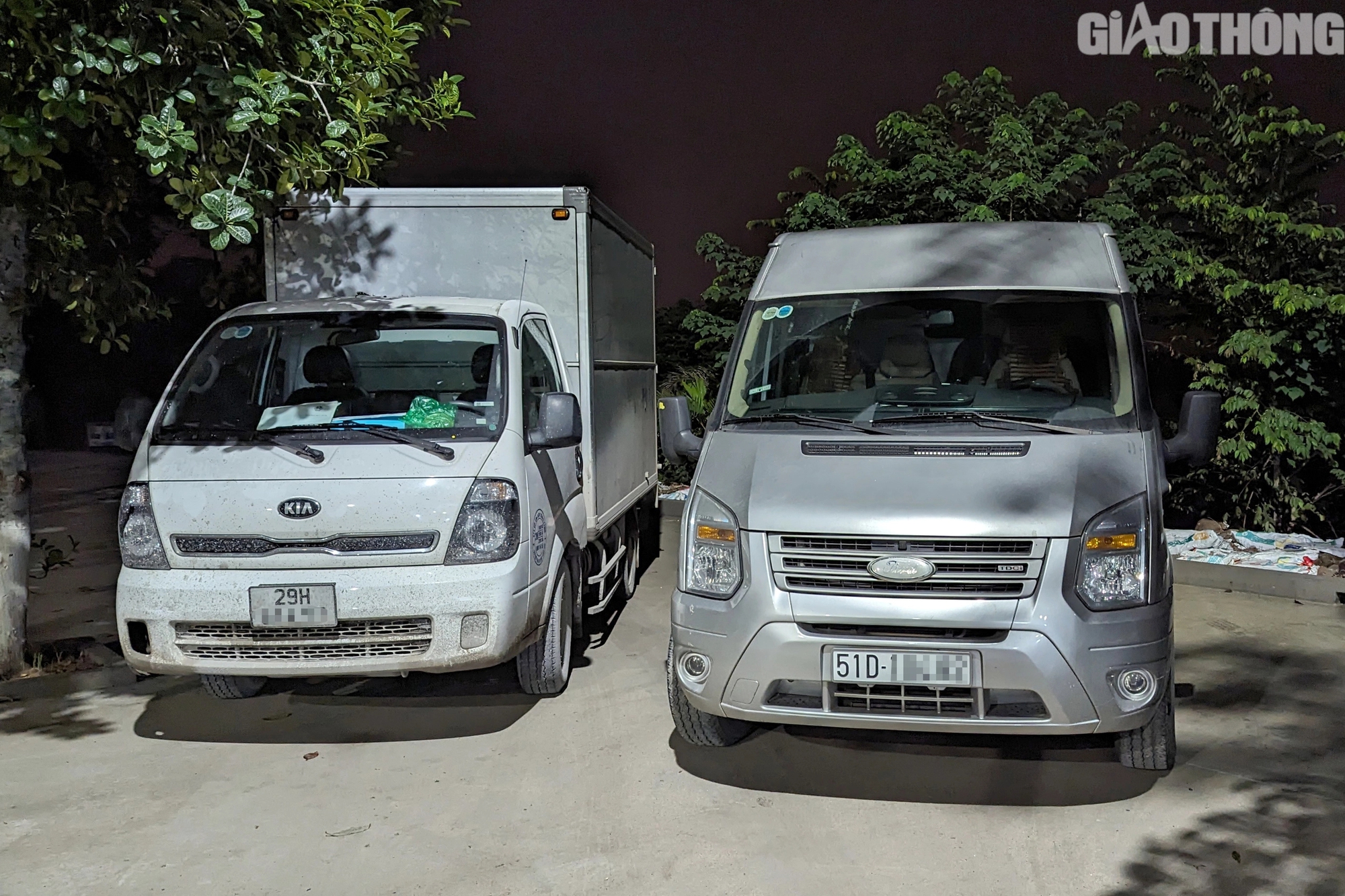 Hai t&agrave;i xế &ocirc; t&ocirc; rượt đuổi, ch&egrave;n &eacute;p nhau tr&ecirc;n đường phố H&agrave; Nội khai g&igrave;?- Ảnh 1.