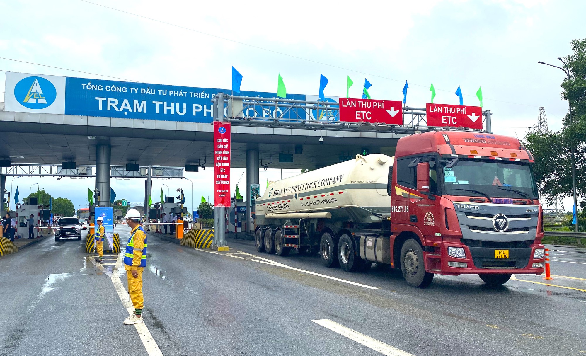 Kiểm soát xe quá tải trên cao tốc Bắc - Nam bằng cân tự động- Ảnh 1. Kiểm soát xe quá tải trên cao tốc Bắc - Nam bằng cân tự động- Ảnh 1.