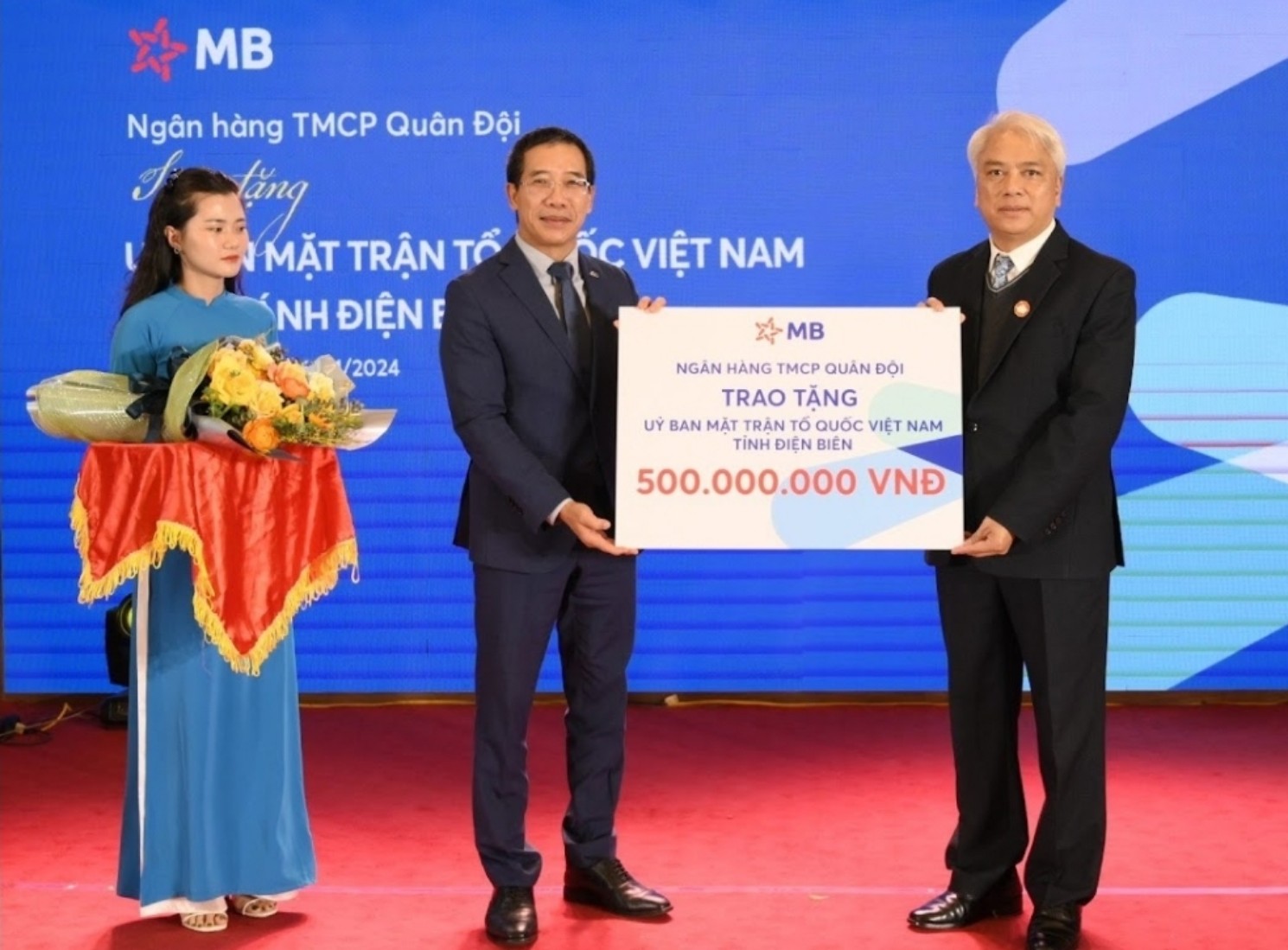 Ng&acirc;n h&agrave;ng Qu&acirc;n đội đ&atilde; c&oacute; mặt tại Điện Bi&ecirc;n- Ảnh 2.