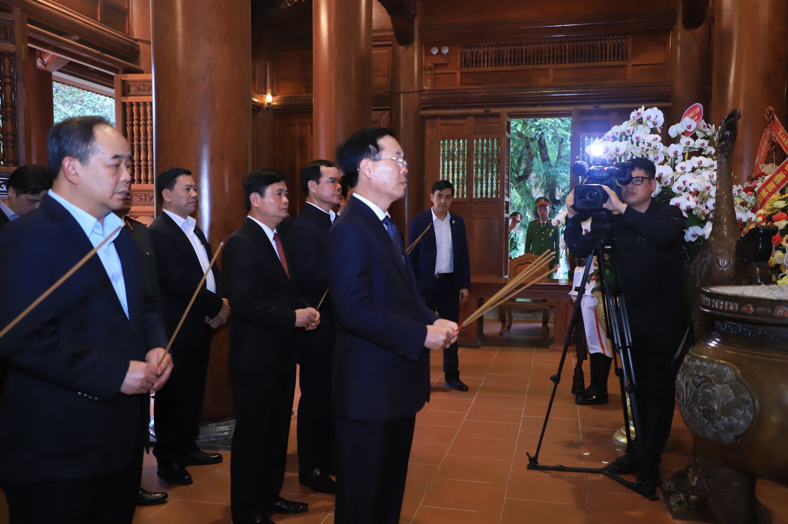 Chủ tịch nước V&otilde; Văn Thưởng dự chương tr&igrave;nh &ldquo;Tết nh&acirc;n &aacute;i&rdquo; tại Nghệ An- Ảnh 3.