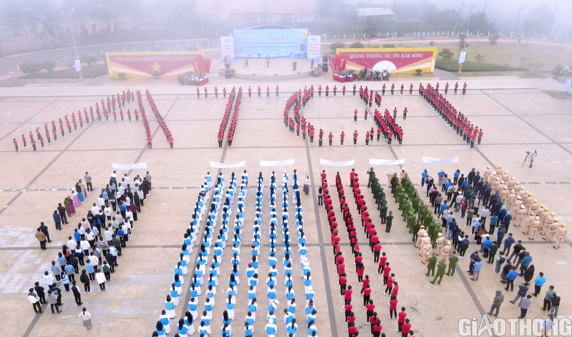 Đắk N&ocirc;ng: Ph&aacute;t động lễ ra qu&acirc;n ATGT năm 2024, bảo vệ t&iacute;nh mạng v&agrave; t&agrave;i sản của d&acirc;n- Ảnh 1.
