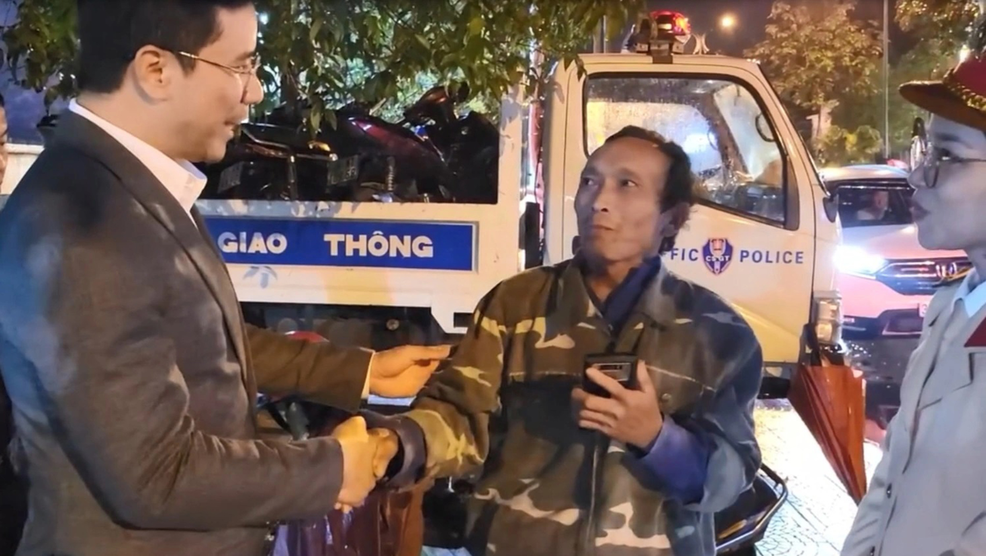 Nghĩ từ chuyện b&aacute;c thợ x&acirc;y uống rượu l&aacute;i xe- Ảnh 1.