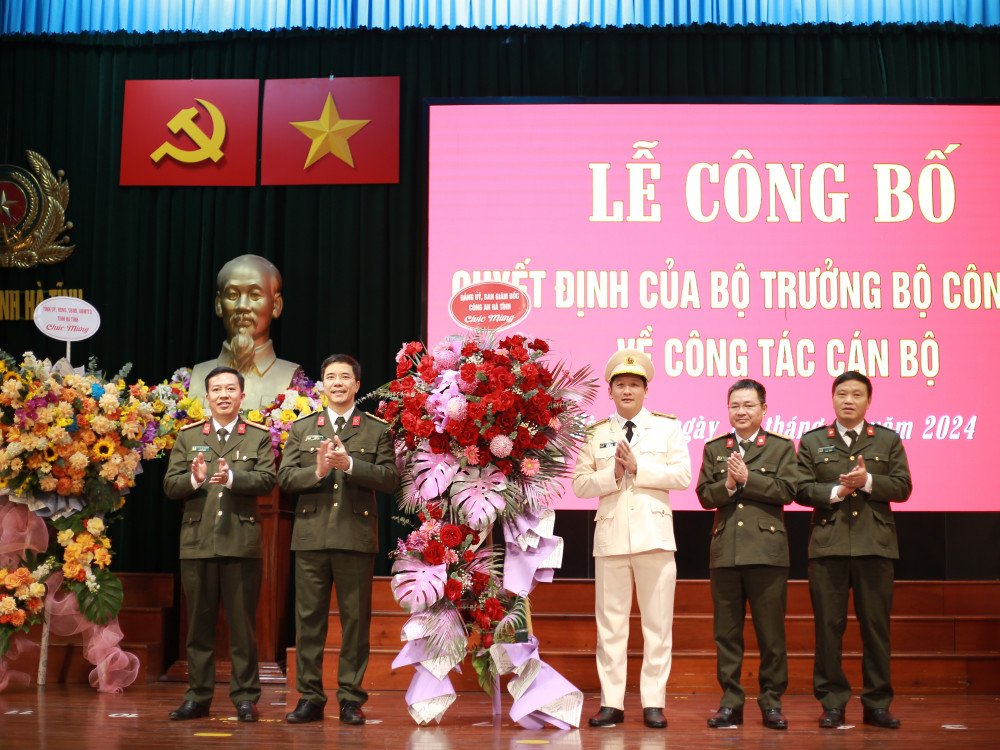 H&agrave; Tĩnh c&oacute; Ph&oacute; gi&aacute;m đốc C&ocirc;ng an tỉnh 39 tuổi- Ảnh 2.