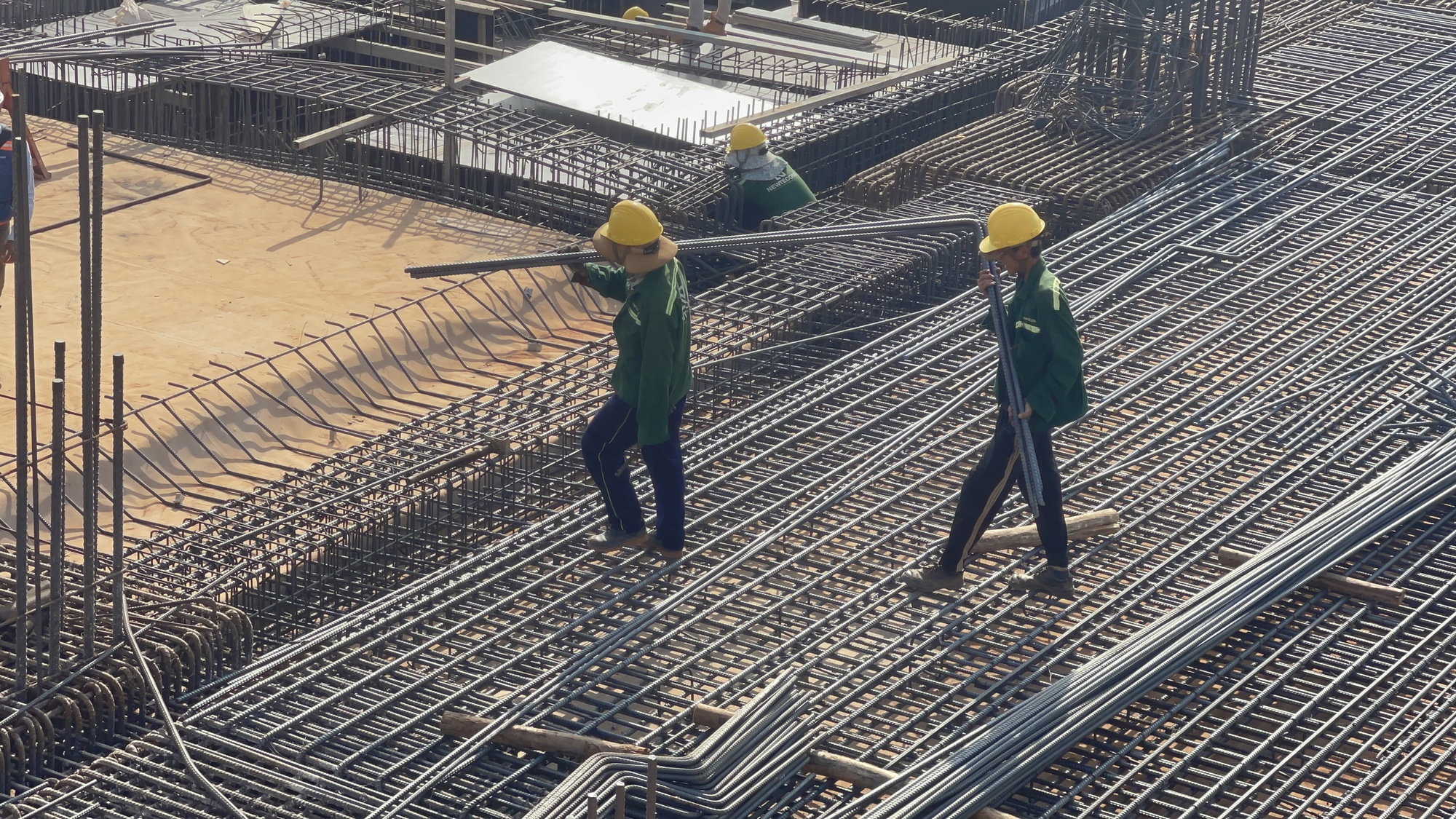 Nhiều hạng mục ở s&acirc;n bay Long Th&agrave;nh đồng loạt đua tiến độ, l&agrave;m việc xuy&ecirc;n Tết - Ảnh 2.