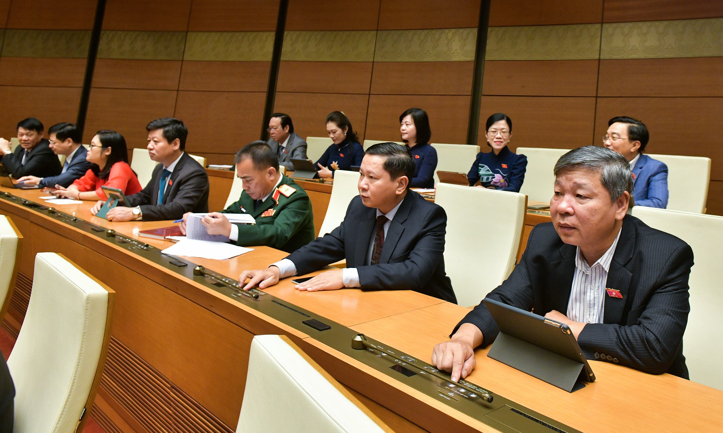 Th&ocirc;ng qua Luật C&aacute;c Tổ chức t&iacute;n dụng: Th&ecirc;m giải ph&aacute;p ngăn sở hữu ch&eacute;o, thao t&uacute;ng ng&acirc;n h&agrave;ng - Ảnh 2.