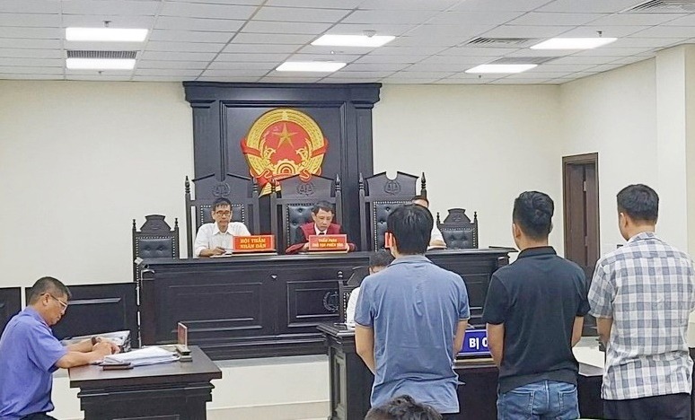 S&aacute;ng nay x&eacute;t xử 3 cựu c&ocirc;ng an bắn d&ecirc; của d&acirc;n- Ảnh 1.