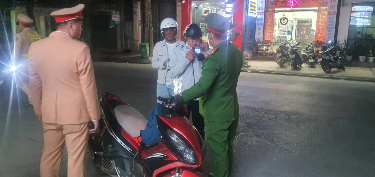 Uống 1 lon bia, cụ &ocirc;ng U70 bị phạt lỗi nồng độ cồn mức cao nhất- Ảnh 6.