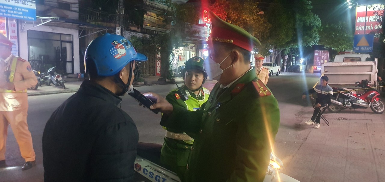 Uống 1 lon bia, cụ &ocirc;ng U70 bị phạt lỗi nồng độ cồn mức cao nhất- Ảnh 5.
