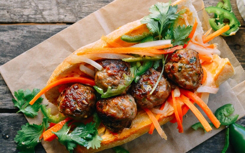 Loại rau gi&agrave;u vitamin C kh&ocirc;ng k&eacute;m cam, chanh, chỉ ngửi đ&atilde; thấy 'm&ugrave;i Tết'