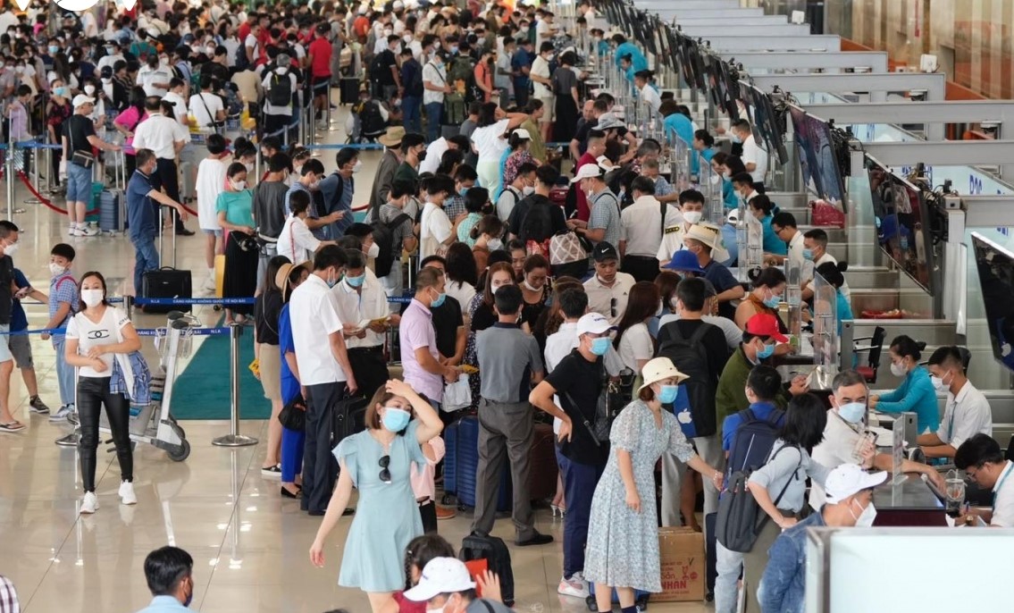 Kh&aacute;ch đi, đến s&acirc;n bay T&acirc;n Sơn Nhất dịp Tết cần lưu &yacute; g&igrave;?- Ảnh 1.