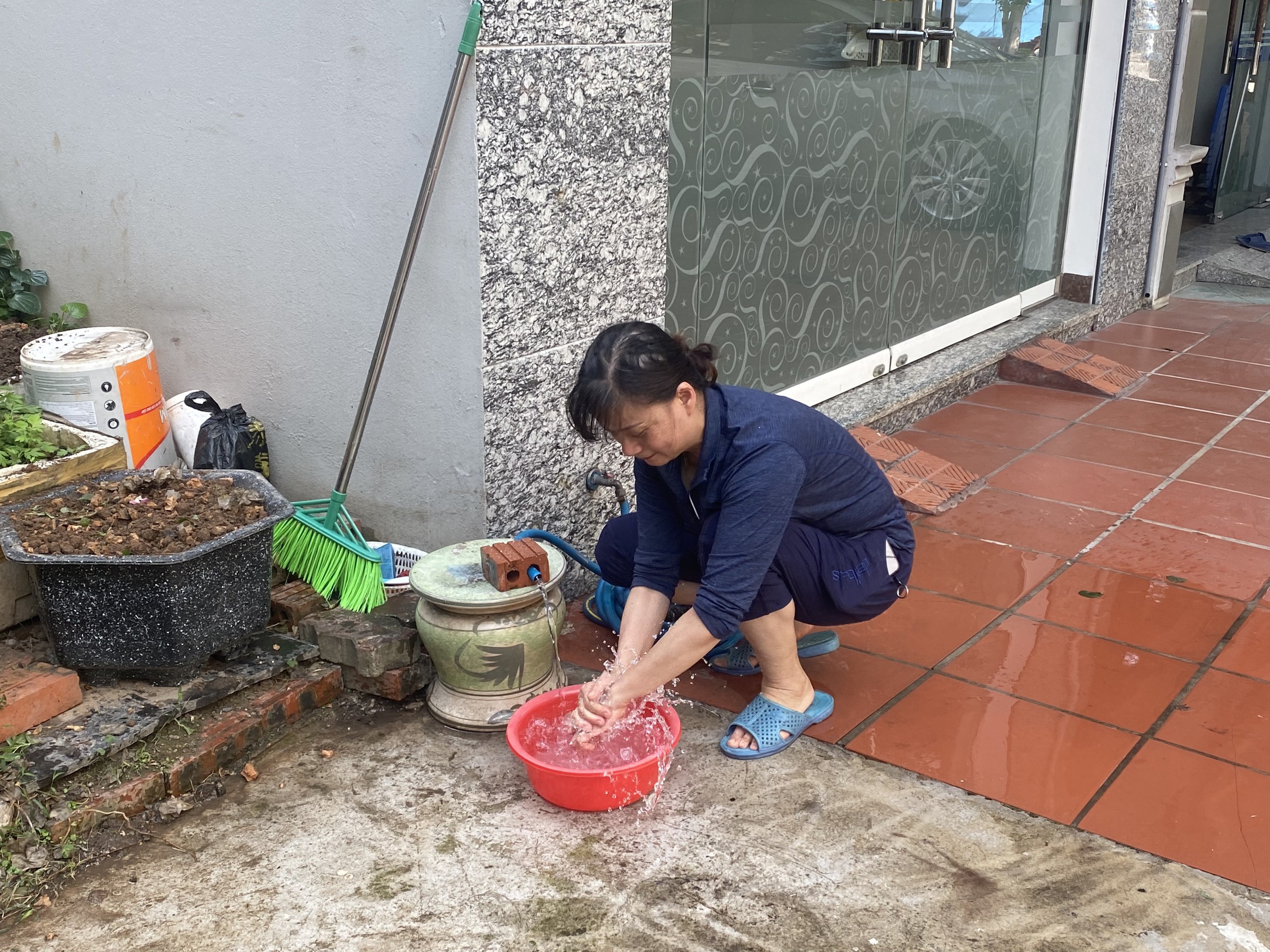 C&ocirc;ng ty CP nước sạch Quảng Ninh lấy sự h&agrave;i l&ograve;ng của kh&aacute;ch h&agrave;ng l&agrave;m thước đo phục vụ- Ảnh 2.