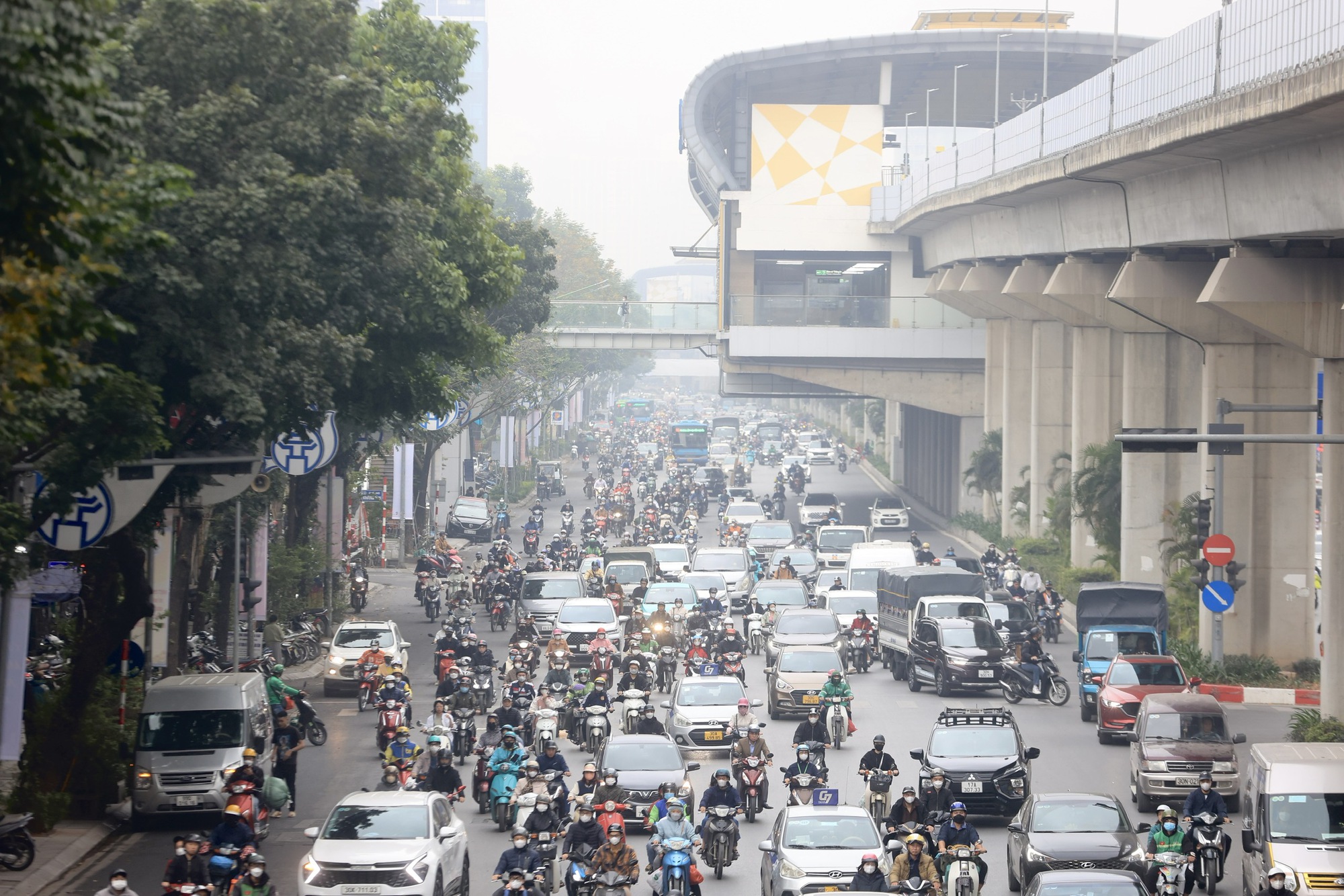 Đường phố H&agrave; Nội tắc cứng ng&agrave;y đầu đi l&agrave;m sau kỳ nghỉ Tết- Ảnh 10.
