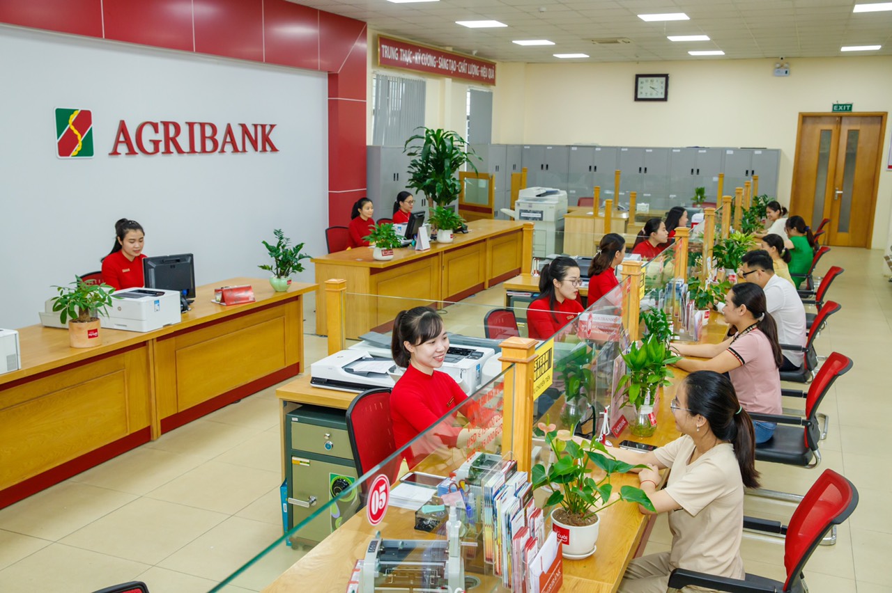 Agribank giảm l&atilde;i suất cho vay hỗ trợ kh&aacute;ch h&agrave;ng ngay đầu năm 2024- Ảnh 1.