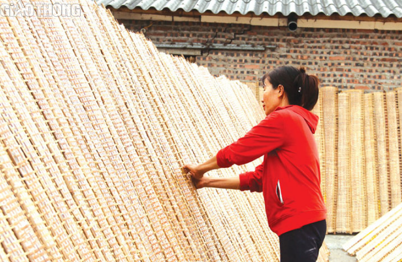 L&agrave;ng b&aacute;nh đa nem 700 năm tuổi hối hả v&agrave;o vụ Tết- Ảnh 4.