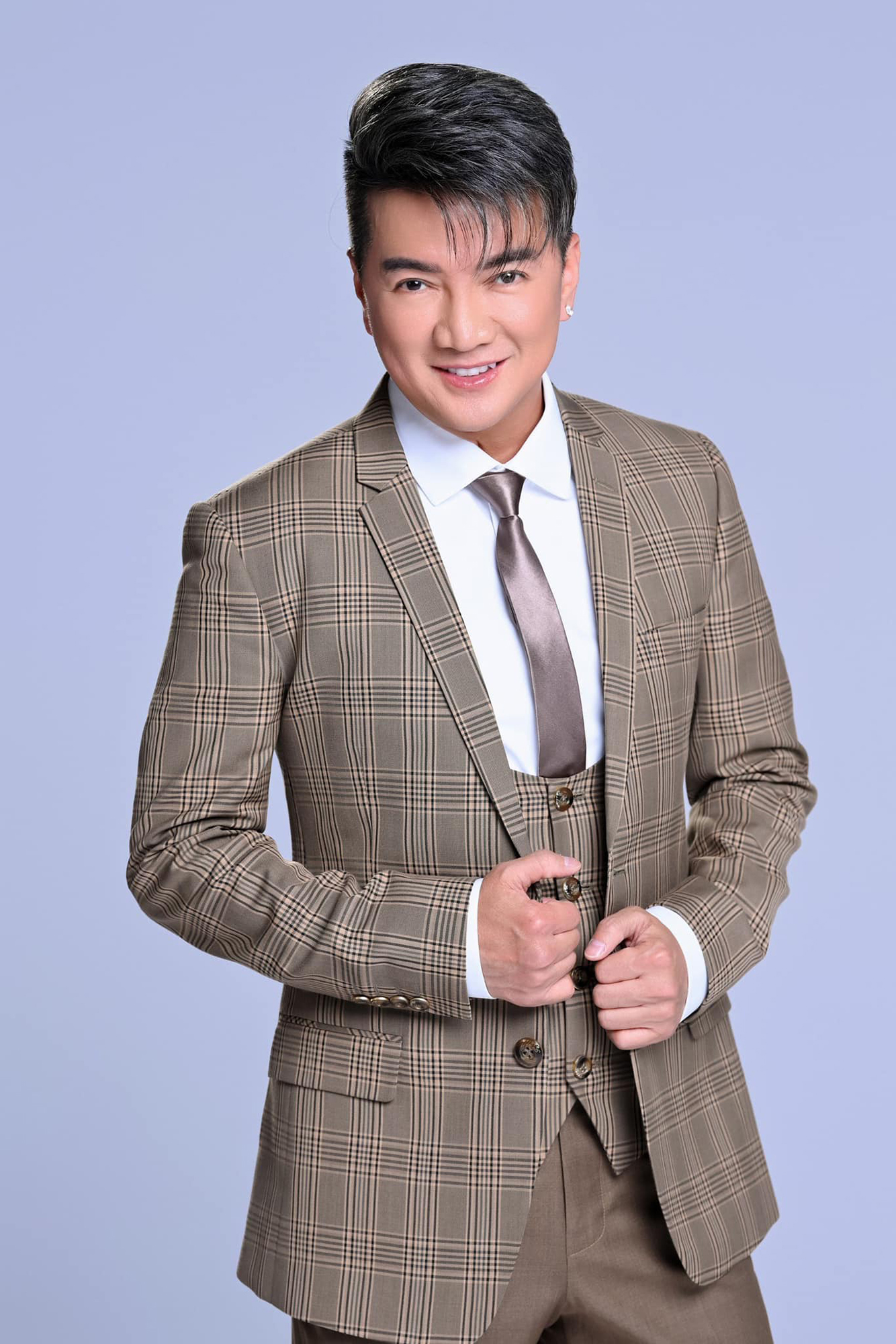 Mr Đàm: Mọi người gán cho tôi danh hiệu là '1 trong 2 người có công mang bolero sống lại'- Ảnh 1. Mr Đàm: Mọi người gán cho tôi danh hiệu là '1 trong 2 người có công mang bolero sống lại'- Ảnh 1.