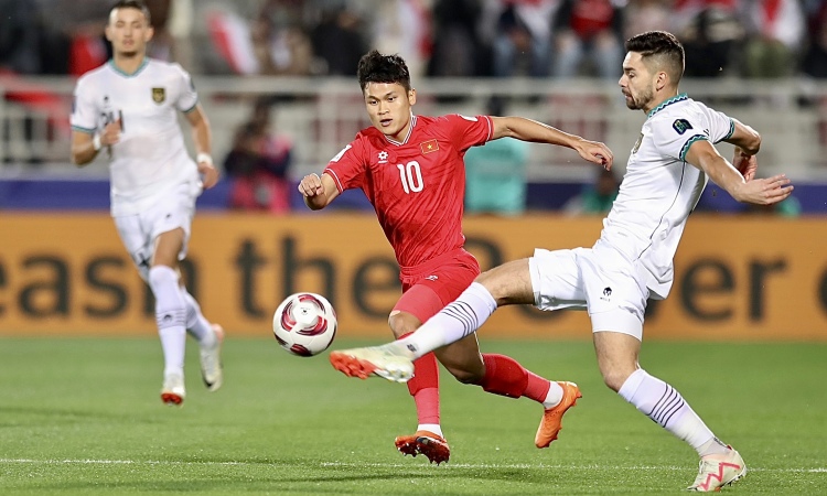 Cho&aacute;ng với số điểm tuyển Việt Nam bị trừ tr&ecirc;n bảng xếp hạng FIFA sau trận thua Indonesia- Ảnh 1.