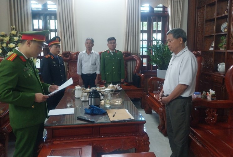 Vụ &aacute;n Hạc Th&agrave;nh Tower: Cựu ph&oacute; gi&aacute;m đốc Sở T&agrave;i ch&iacute;nh Thanh H&oacute;a vừa bị khởi tố l&agrave; ai?- Ảnh 1.