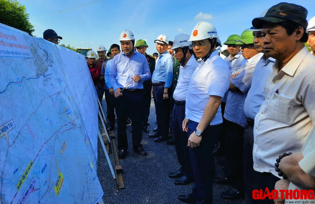 Dự &aacute;n cao tốc Vạn Ninh - Cam Lộ ho&agrave;n thiện hơn 22km nền đường, thảm nhựa 14km- Ảnh 10.