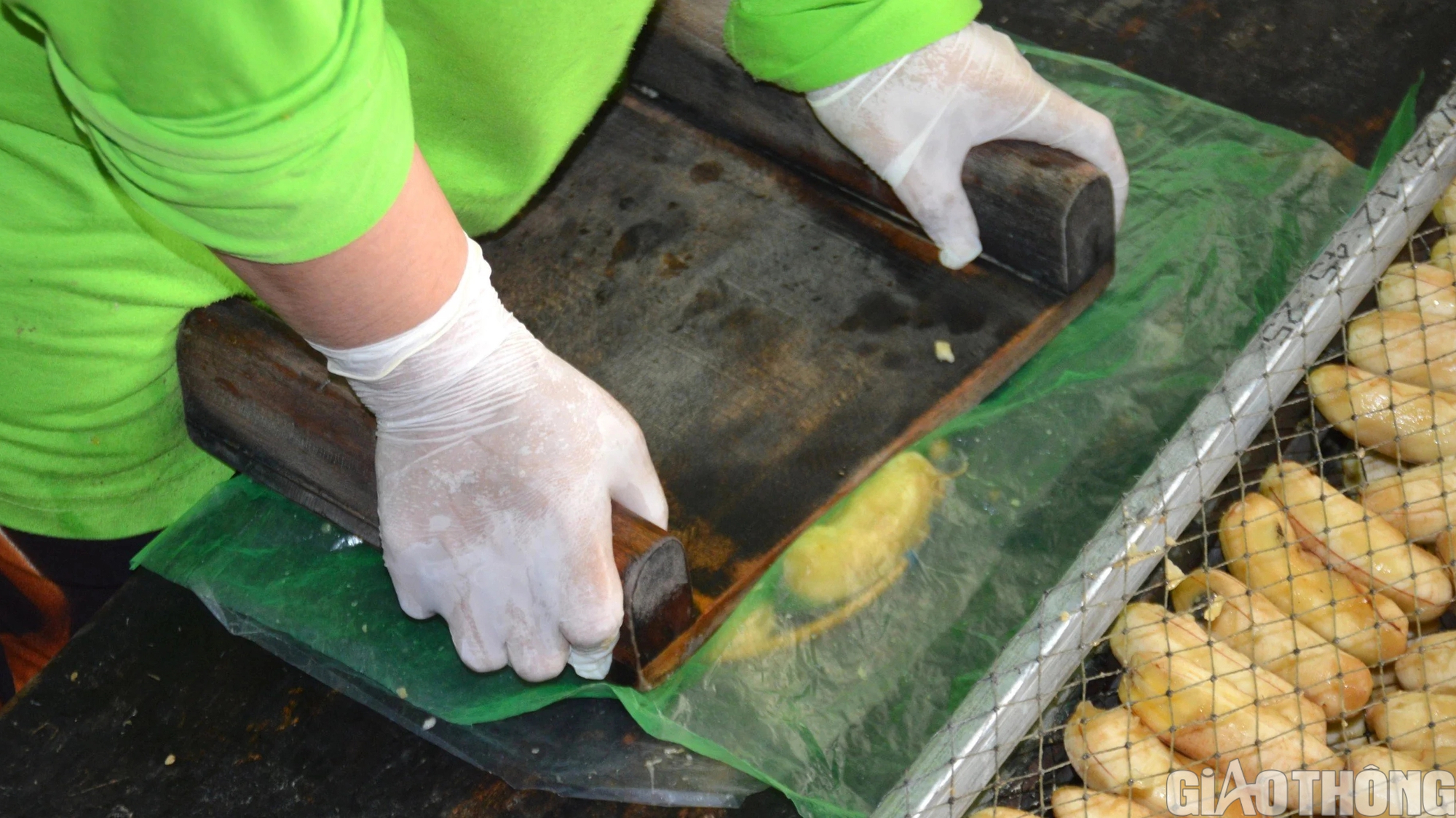 L&agrave;ng nghề &eacute;p chuối kh&ocirc; nổi tiếng C&agrave; Mau tất bật v&agrave;o vụ Tết- Ảnh 9.