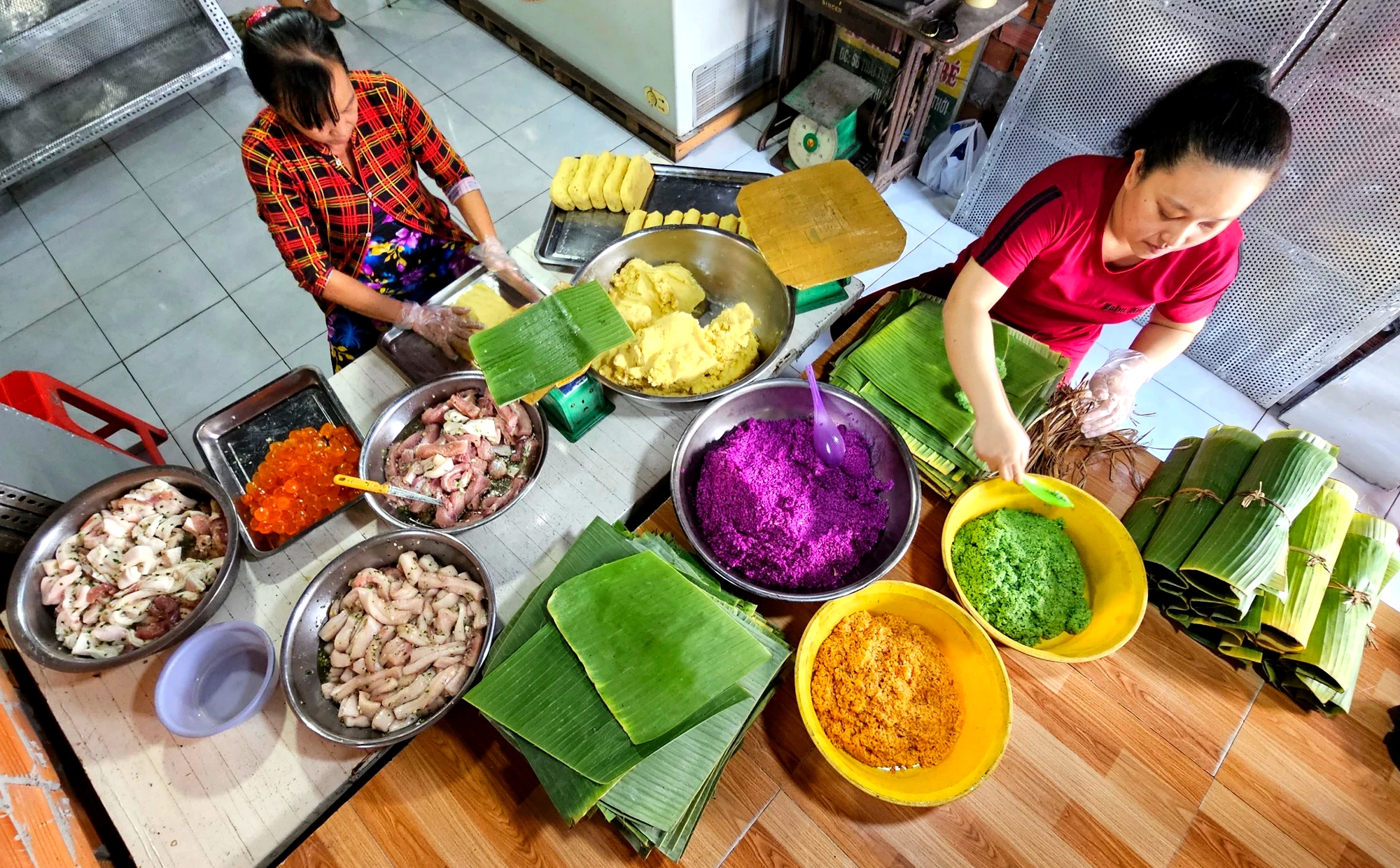 Từ g&oacute;i x&ocirc;i l&aacute; chuối, 3 thế hệ t&agrave;i hoa n&acirc;ng tầm b&aacute;nh t&eacute;t l&aacute; cẩm trứ danh Cần Thơ- Ảnh 1.